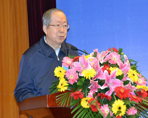 中國經(jīng)濟體制改革基金會彭森:當前宏觀形勢和面臨任務