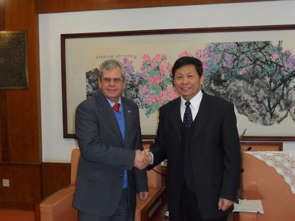 中國經(jīng)濟(jì)體制改革基金會(huì)宋曉梧會(huì)長接見古巴國務(wù)委員會(huì)執(zhí)行秘書                                                                